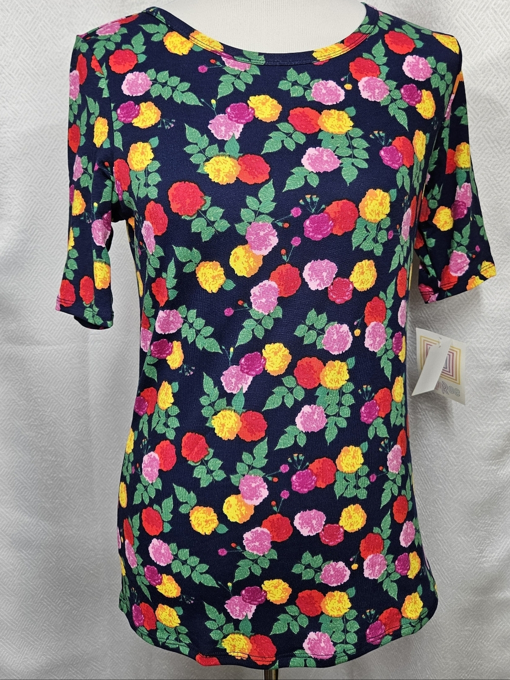 LuLaRoe Gigi Medium Women’s Navy Floral Short Sleeve Top Multicolor Shirt